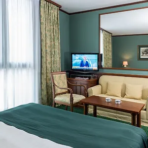 **** Otel Leonardo Center İtalya